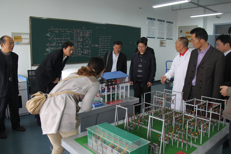 菏泽学院蒋震机电学院来365英国上市公司机电学院考察交流